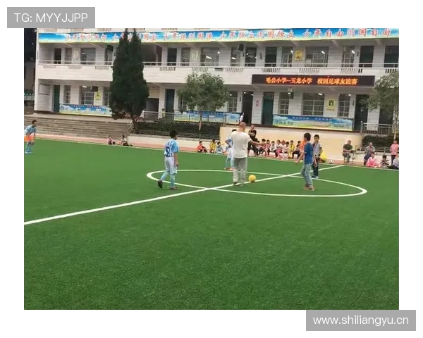 杨瀚森赛前身着休闲装亮相携手刘禹铖入场展现活力风采 杨瀚森赛前身着休闲装亮相携手刘禹铖入场展现活力风采