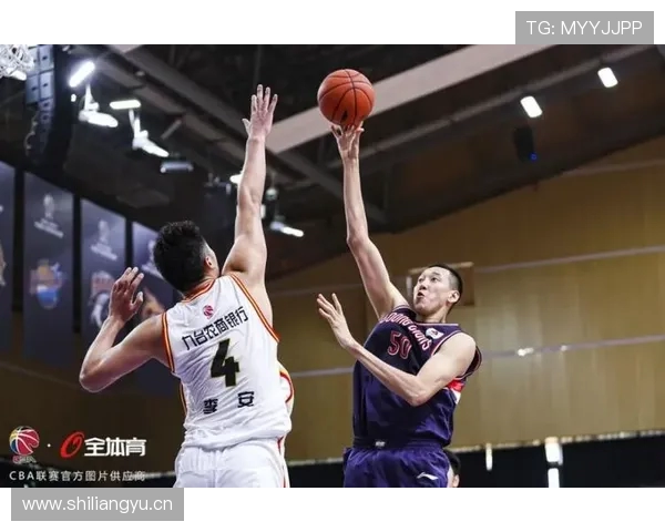 三球首节高开低走全场仅得20分 18投6中效率低下个人主义色彩浓厚 三球首节高开低走全场仅得20分 18投6中效率低下个人主义色彩浓厚